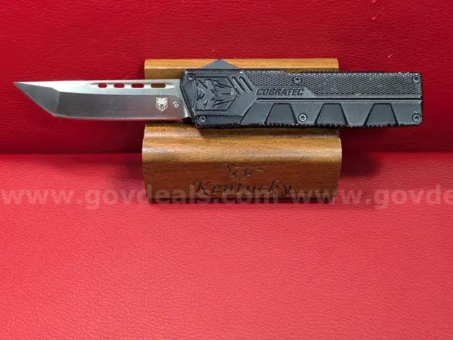 CobraTec OTF D2 Knife/PRE-OWNED/DS17955/96159/TSA