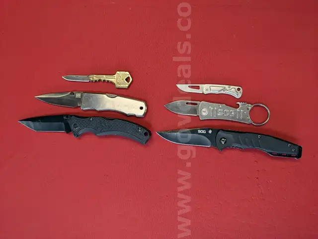 6 SOG Knives/PRE-OWNED/DS17956/96165/TSA