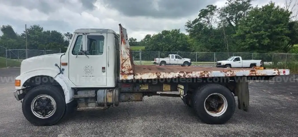 1990 INTERNATIONAL 4900 FLATBED/DUMP DIESEL/DS17902/95970/DMA/MIL60