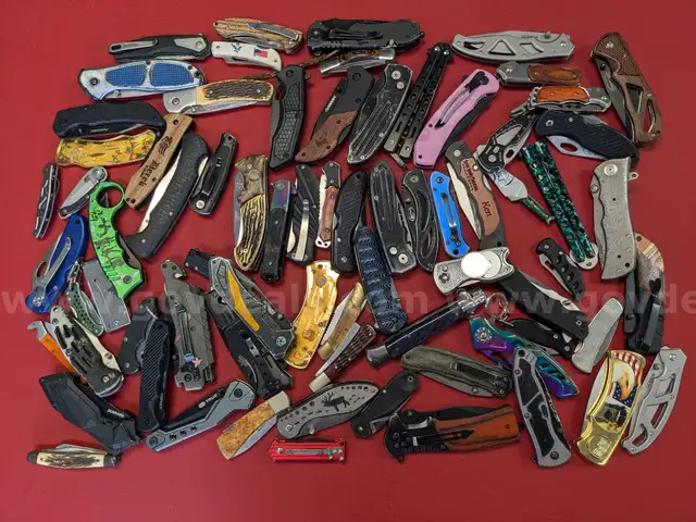 13 Pound Lot of Various Brand Knives/PRE-OWNED/DS17985/96301/TSA