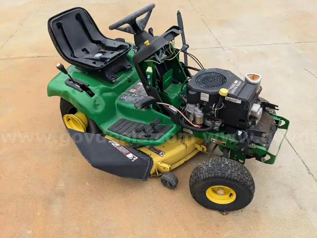 John Deere LX266 Riding Mower/PRE-OWNED/DS17612/96062/DSP/FLOODED