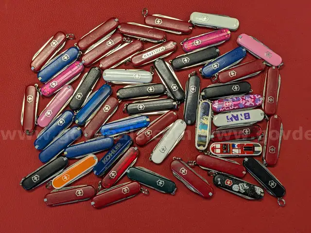 50 Victorinox Mini Swiss Army Knives/PRE-OWNED/DS18046/96663/TSA