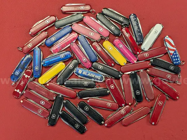 50 Victorinox Mini Swiss Army Knives/PRE-OWNED/DS18052/96708/TSA