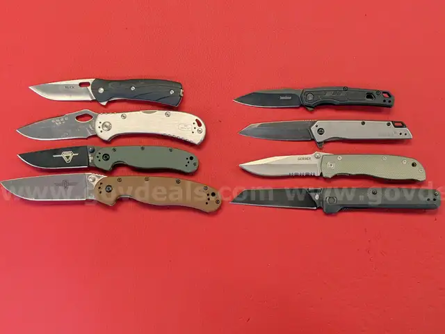 8 Various Brand Knives/PRE-OWNED/DS18052/96706/TSA