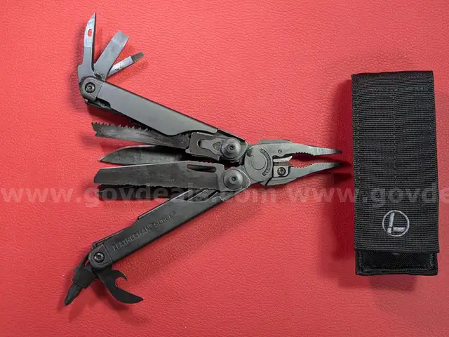 Leatherman Surge Multi-Tool with Sheath/PRE-OWNED/DS18055/96731/TSA