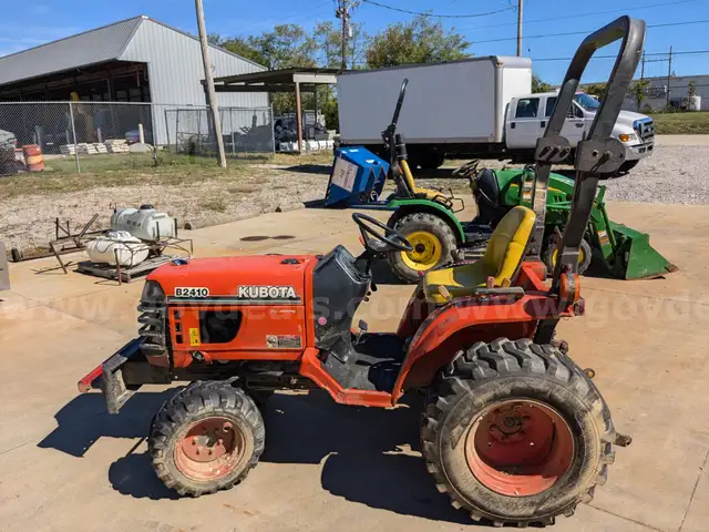 Kubota B2410 4WD Tractor/PRE-OWNED/DS17849/97011/DSP/FLOODED