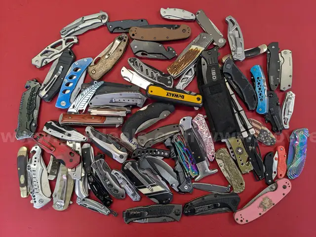 12.6 Pound Lot of Various Brand Knives/PRE-OWNED/DS18111/97029/TSA