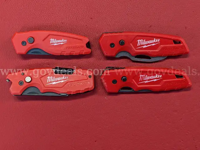 4 Milwaukee Fastback Utility Knives/PRE-OWNED/DS18135/97121/TSA
