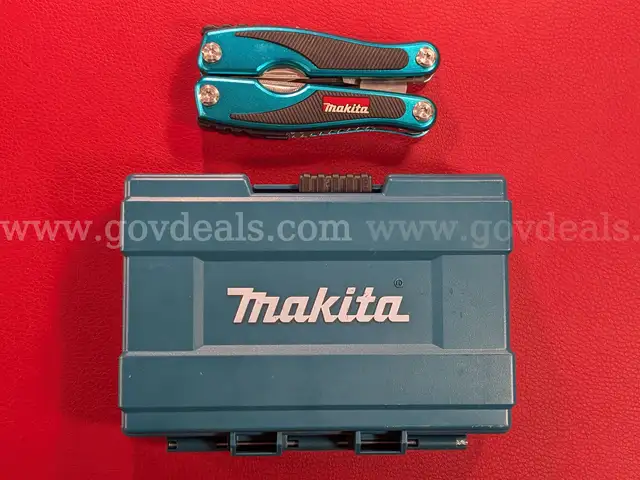Makita Tools Lot/PRE-OWNED/DS18207/97483/TSA