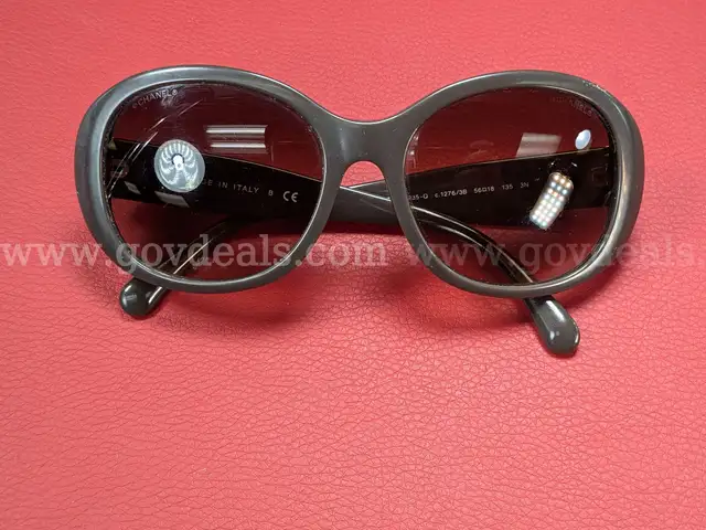 Chanel Sunglasses/PRE-OWNED/DS18218/97543/TSA