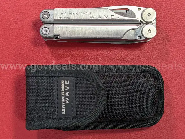 Leatherman Wave Multi-Tool with Sheath/PRE-OWNED/DS18231/97634/TSA