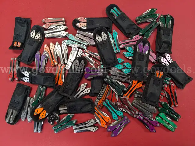 13.4 Pound Lot of Cabela Mini Multi-Tools/PRE-OWNED/DS18252/97746/TSA