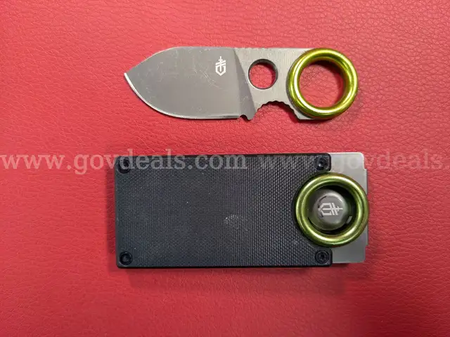Gerber GDC Money Clip Pocket Knife/PRE-OWNED/DS18261/97786/TSA