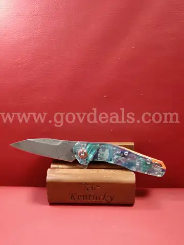 Zingbee G10 Damascus Steel Blade Folding Knife with Abalone Shell Handle/PRE-OWNED/DS18306/97901/TSA