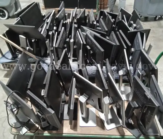 64 Dell Computer Monitors/PRE-OWNED/DS18307/97930/DSP