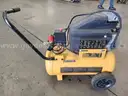 DEWALT 6-Gallons Portable Air Compressor/PRE-OWNED/DS18309/97934/DSP