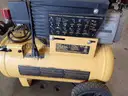 DEWALT 6-Gallons Portable Air Compressor/PRE-OWNED/DS18309/97934/DSP