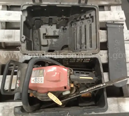 Homelite 42cc Chainsaw with Case/PRE-OWNED/DS18326/97985/DSP