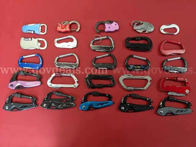 25 Various Style Carabiners/PRE-OWNED/DS18325/97999/TSA