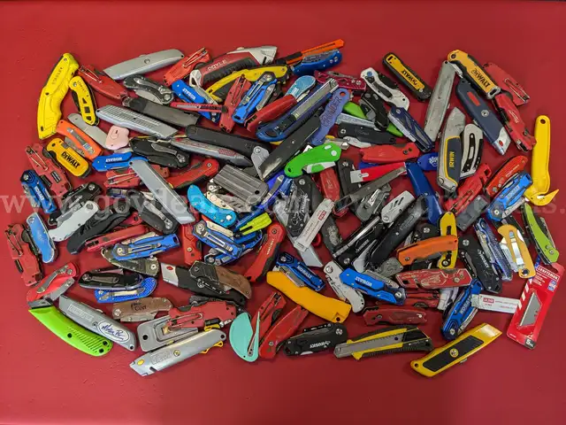 31.2 Pound Lot of Various Brand Utility Knives/PRE-OWNED/DS18325/97993/TSA