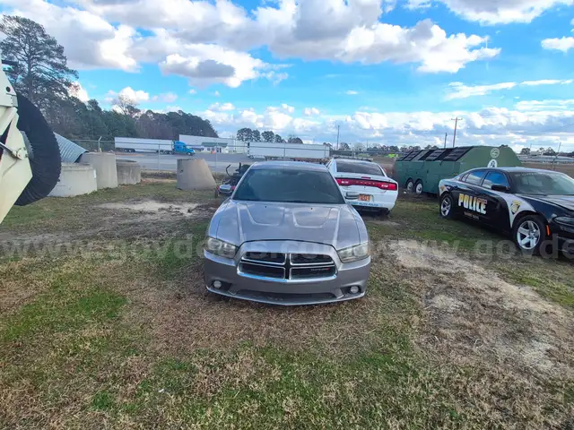 2014 Dodge Charger Starts and runs.