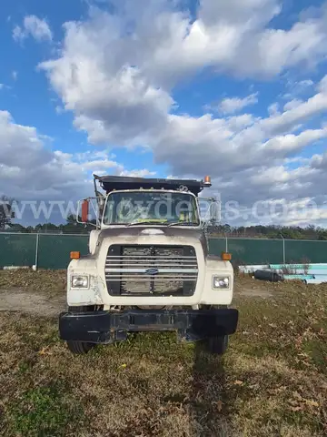 1991 Ford LNT9000 Cranks and runs New Tires