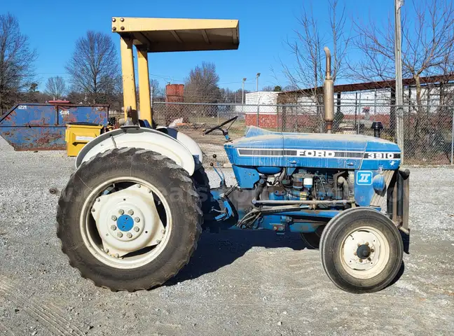 1990 FORD 3910 TRACTOR