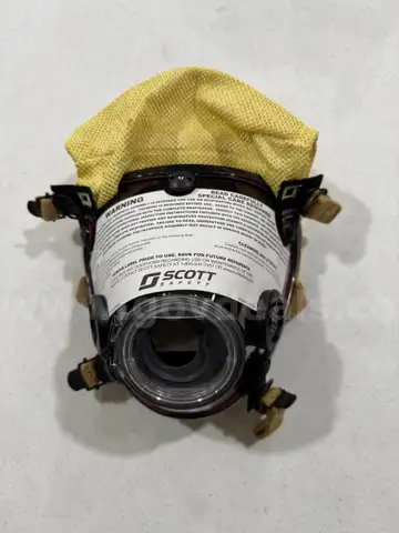 Lot of 11 Scott AV 2000 SCBA Face Masks