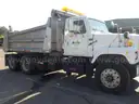 1999 International 2574