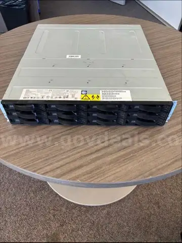 IBM Storwize V3700 2072LEU SAN