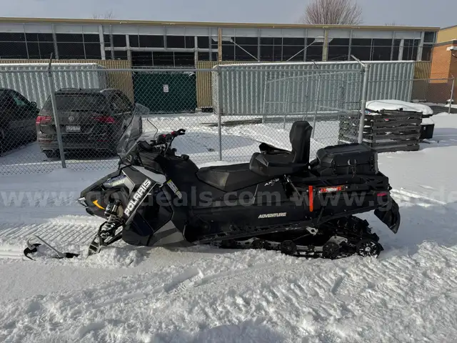 2018 Titan Adventure Snowmobile