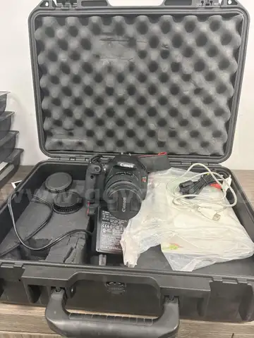 Canon EOS Rebel T3i Camera 55mm lens