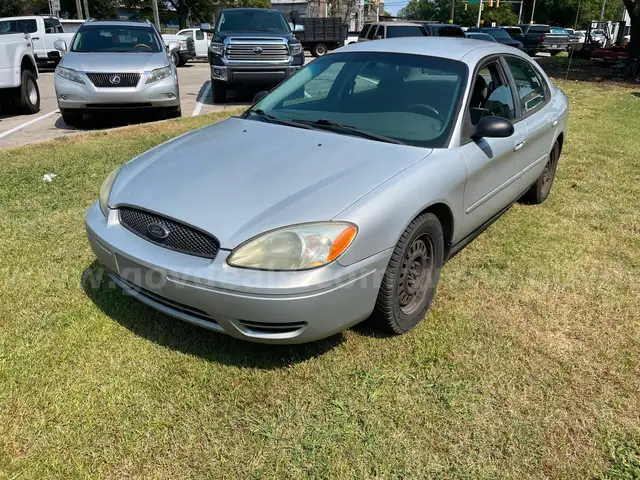2005 Ford Taurus