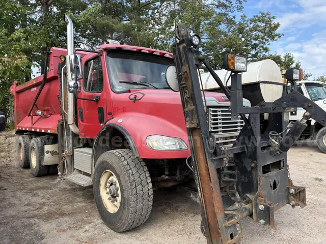 2007 Freightliner M2 112