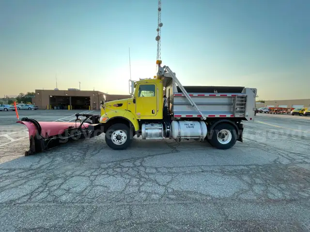 2012 Peterbilt Conventional 348 w/Plow
