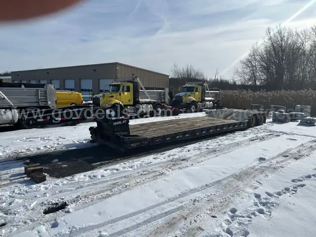 2006 Eagle Beaver Model 35GSLPT Trailer