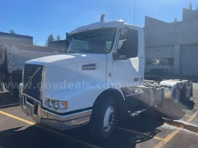 2014 Volvo VHD64B Tractor