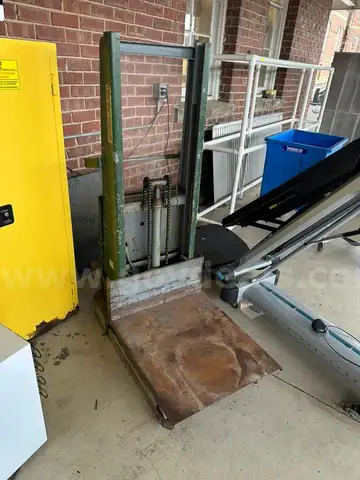 Electric Lift (Battery Powered – Model Unknown)