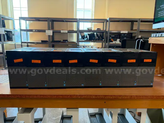 Lot of 8 Dell i7 Desktops (No RAM / No HDD)