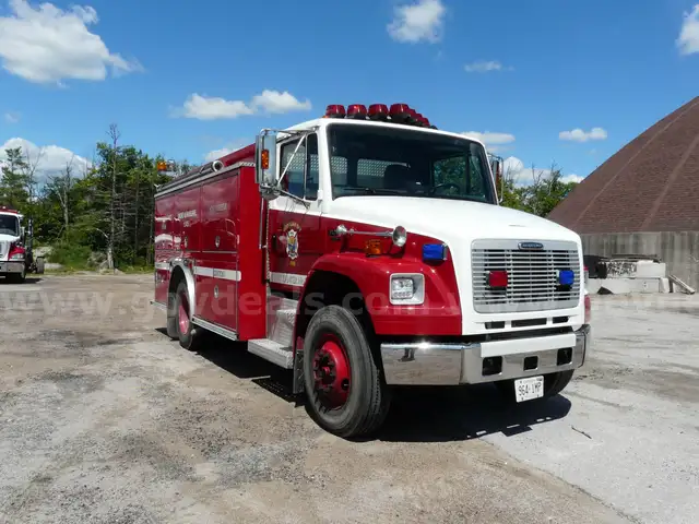 2004 Freightliner FL70 Fire Tanker