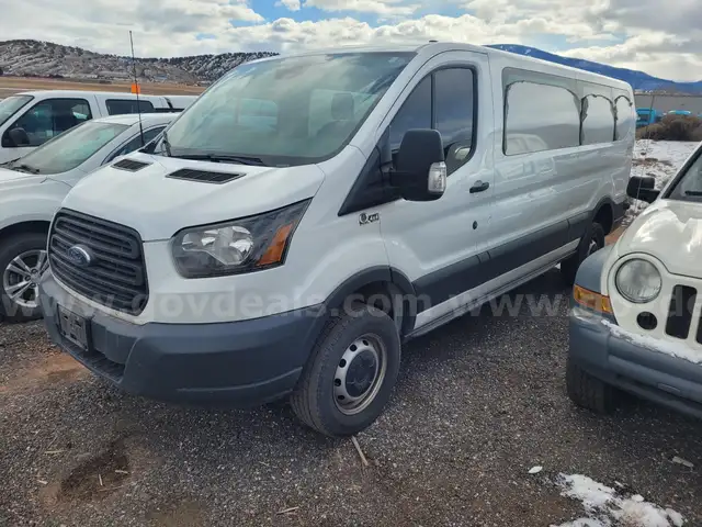 2018 Ford Van Transit 350 Wagon Low Roof XL w/Sliding Pass. 148-in. WB 4x4