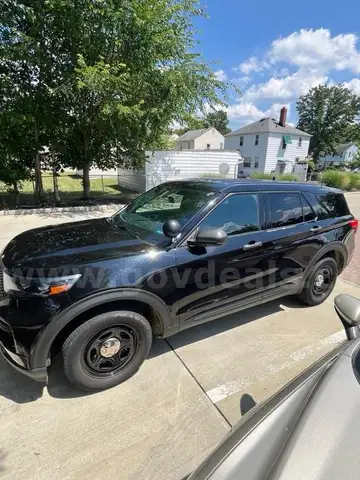 2020 Ford Explorer  LOW MILEAGE!