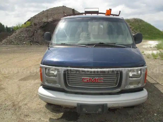 2001 GMC Savanna 1500 Van  V-6 4.3 L Engine