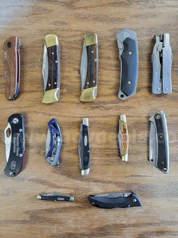 Assortment of Buck knives