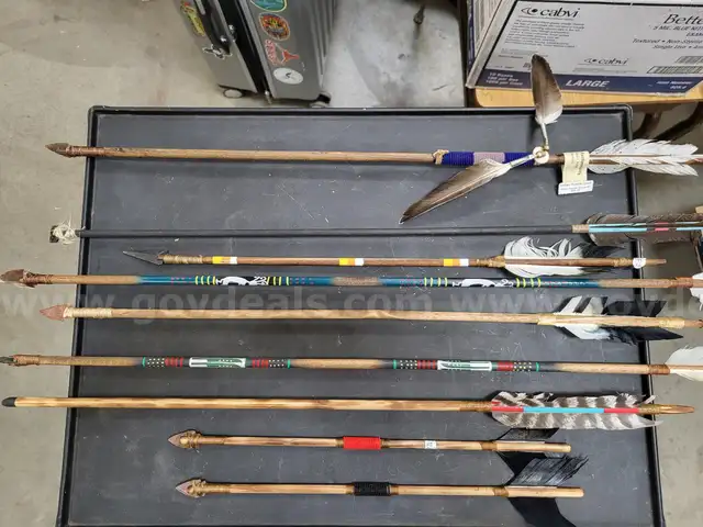 Assortment of novelty items