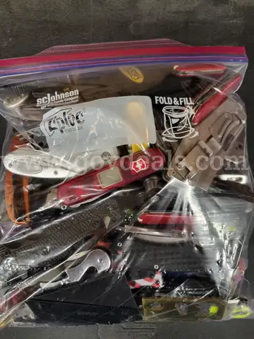 Bag of miscellaneous Knives & Multi-Tools