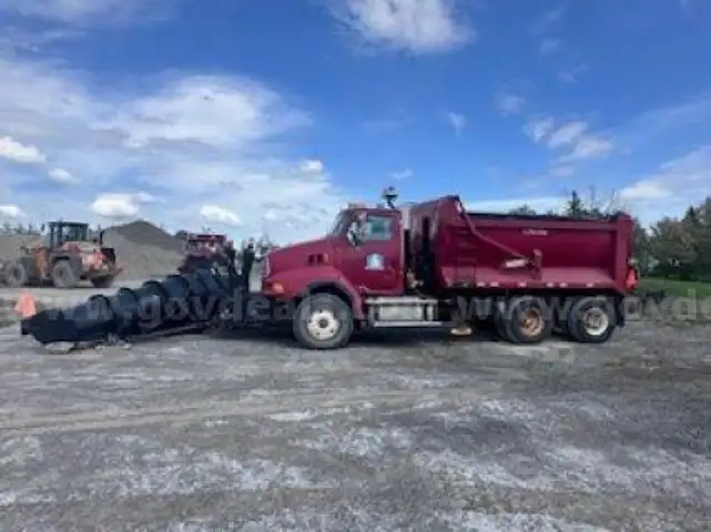 2009 Sterling LT9500 Plow Truck