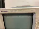 Tektronix TDS 420A Four Channel Digitizing Oscilloscope (NON-WORKING/FOR PARTS)