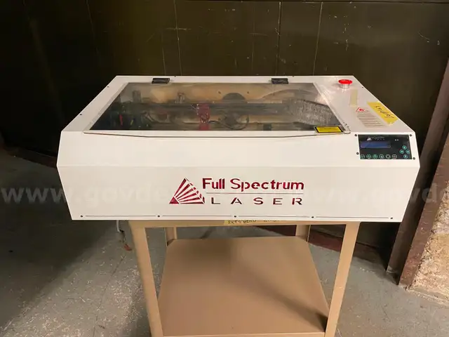 Full Spectrum Laser 40W CO2 Laser Cutter and Engraver 16" x 12.5", model HL40-5G-110