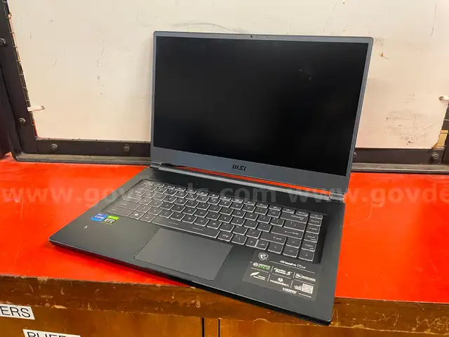 MSI Stealth 15M A11UEK-021US Gaming Laptop (3.30 Ghz Intel Core i7-11375H) [UNTESTED]